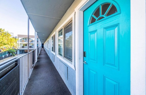 Midtown Apartment | Midtown Modern - Stylish 2BR Lodging in Reno