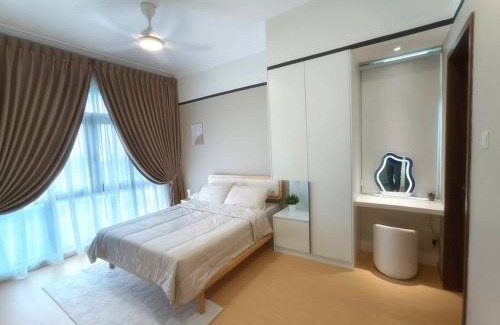 Central District Apartment | MidValley Super Lake View 3BR-8px with 2 GFloor CP