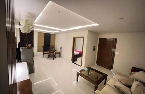 Bahria Town Apartment | MIDWAY HOTEL & RESIDENCY - Studio Apartment Unit S4