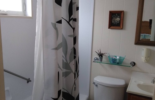 Cornish Hotel | Midway Lodging