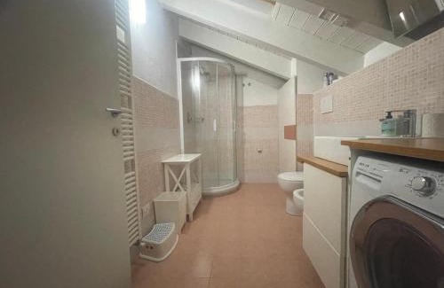 Caronno Pertusella Apartment | Milano-Como Elegant with AC e WIFI front station