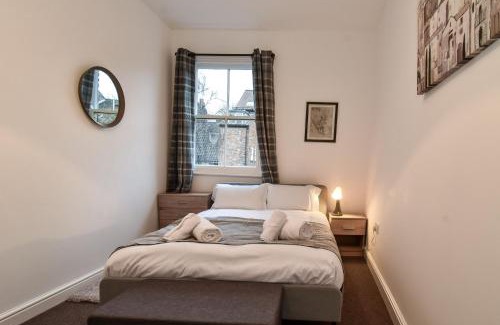 York House | Millers Cottage with Free Allocated Parking