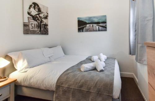 York House | Millers Cottage with Free Allocated Parking