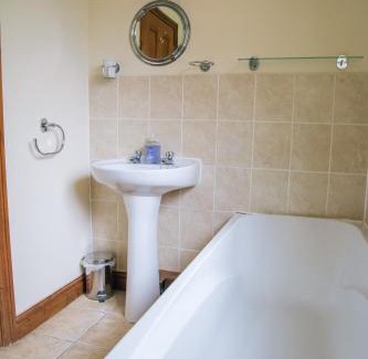 Malpas Cabin | Millmoor Farm Holidays