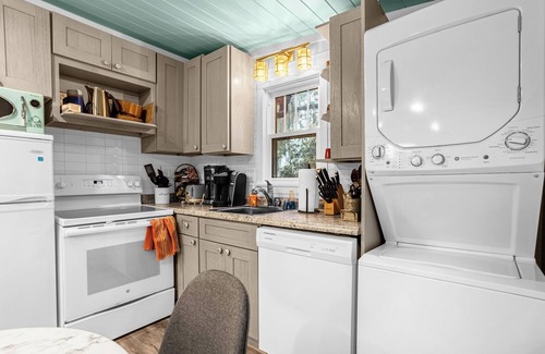 Lake Weldona House | Mills Cottage by the Little Lake