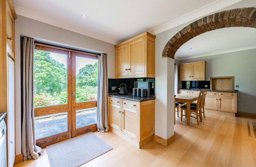 Horstead House | Millwood | Large holiday home set within it's own grounds!