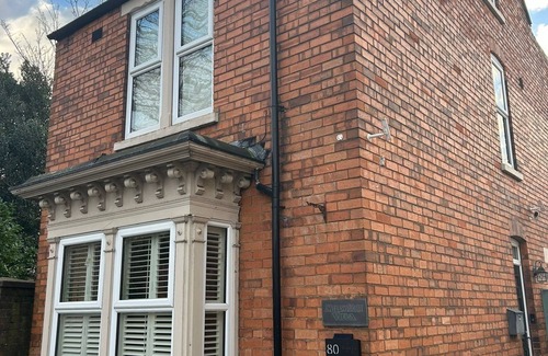 Grantham House | Millwright Villa - beautiful Victorian detached home that sleeps up to 7