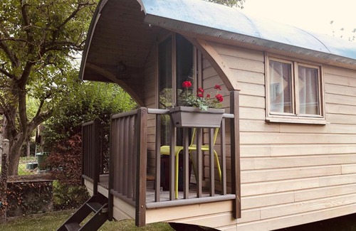 Milly-la-Foret House | Millygite Chalet-on-wheels by the river