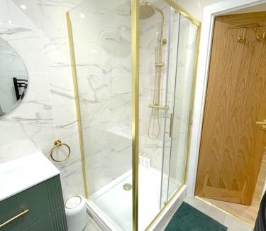 Milton Keynes Apartment | Milton Keynes 3BR,Modern Home, Sleeps 5, Families Deal, Free Parking