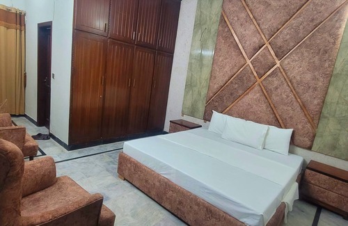 F-6 Sector Bed & Breakfast | Milton lodge guest house in G 13/1 near the Islamabad international irport