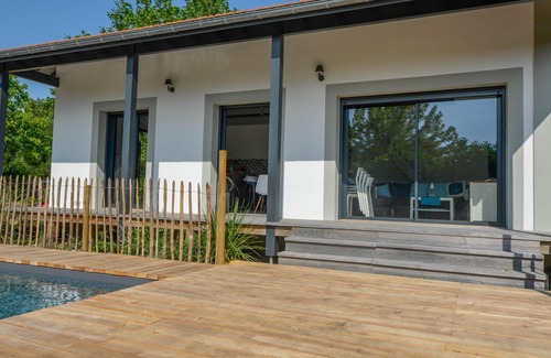 Mimizan Villa | Mimizan large renovated house with pool near beach and bike path