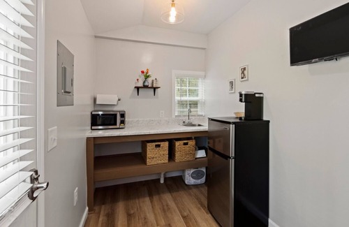 Notasulga Cabin | Mimosa- AUBURN FOOTBALL,15 minutes from Auburn University, Bucee's & Walmart