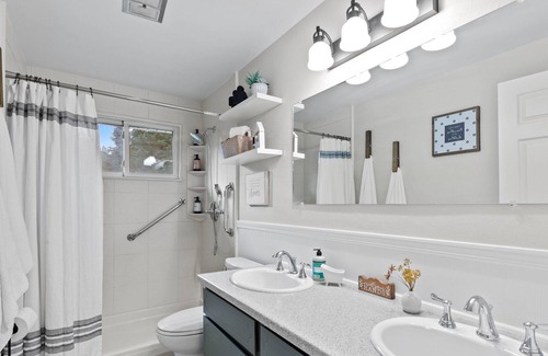 North Spokane House | Min from Gonzaga&Whitworth - Safe family friendly