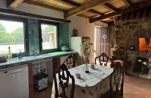 Boimorto House | MIÑA NAI HOUSE. Suitable for families and your pet. 1 min from the Camino de Santiago