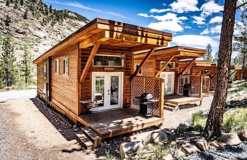 Idaho Springs Cabin | Miners Cabin at Base Camp Lodging Company