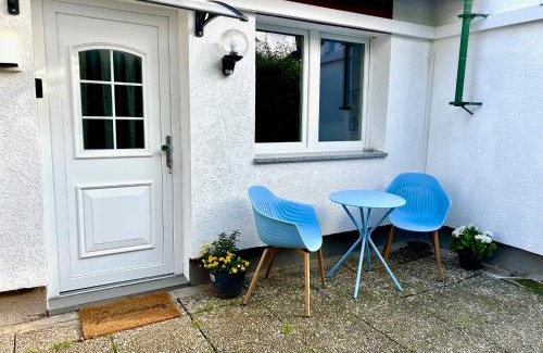 Niddatal Apartment | Mini Apartment mit Garten und Küche