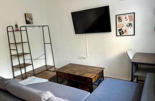 Niddatal Apartment | Mini Apartment mit Garten und Küche