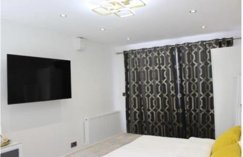 Newport Pagnell Apartment | Mini Cosy Studio Flat Milton Keynes