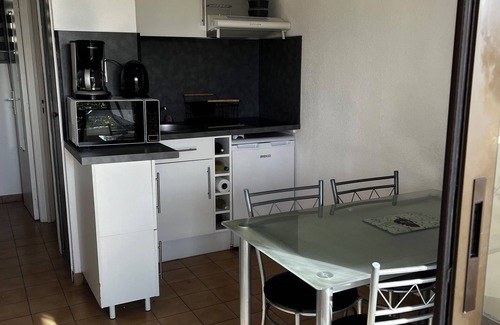 Santa Giulia Apartment | Mini Villa for 4 people 300 m from the beach,
