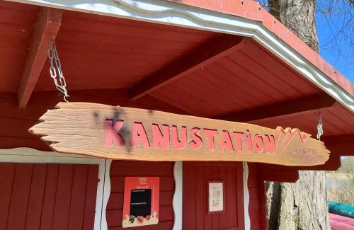 Oberdorla Other | Minihotel "Hobbit Town" am See an der Mecklenburger Seenplatte, Schlaffass