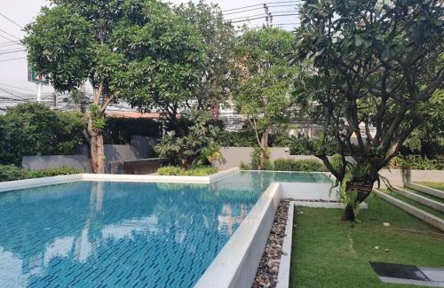 Hua Mak Apartment | Minimal Condo At Ramkhamhaeng 64