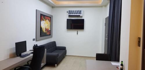 Palaio Faliro Apartment | Minimal Studio in Paleo Faliro