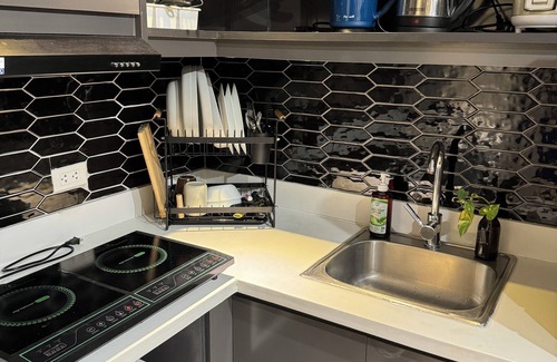 Pembo Apartment | Minimalist 1BR Exec Suite + Best City View of BGC