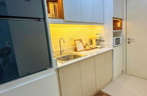 Las Pinas Condo | Minimalist Japandi Haven: Escape to Simplicity and Serenity in Naturen