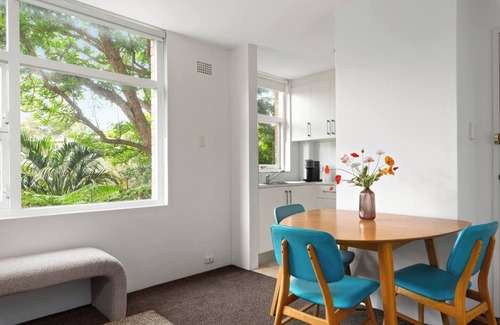 Mosman Apartment | Minimalist Mosman Essential Stay near Beach and Zoo