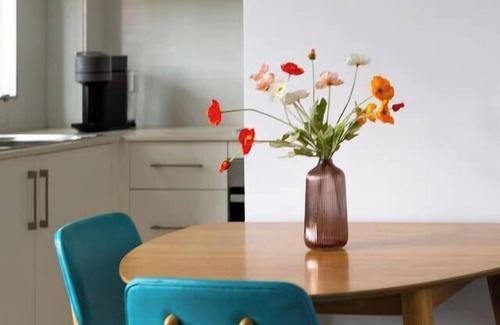 Mosman Apartment | Minimalist Mosman Essential Stay near Beach and Zoo