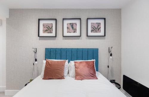 Park Royal Apartment | Minimalist Studio Bliss with Refreshing Ambiance