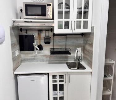 San Isidro Apartment | Minimalist Studio Fast Wi-Fi