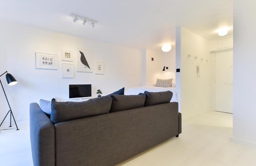 Kensington Apartment | Minimalist studio with balcony in Kensington, Sleeps 4