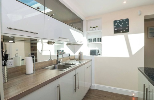 Milton Cottage | MINIME, pet friendly, with a garden in Weston-Super-Mare