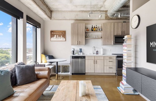 Warehouse District Apartment | MINNeSTAY* Sable 504 | Target Field | North Loop