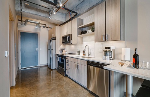 Warehouse District Apartment | MINNeSTAY* Sable 703