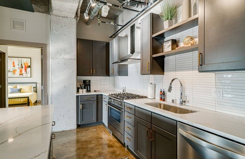 Warehouse District Apartment | MINNeSTAY* Sable 901 Penthouse