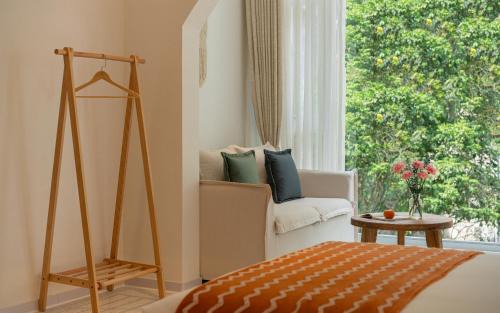 Ten Mile Gallery Hotel | Minos Hotel