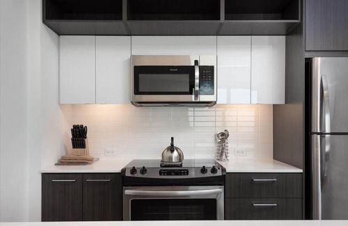 Reston Apartment | Mins from Subway & Rail | Near Dulles Airport | Home Depot Close by