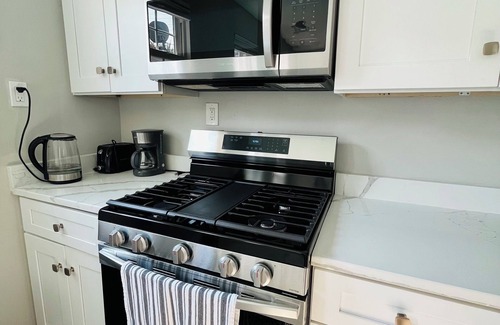 Potomac West House | Mins to Washington DC DCA Capitol National Mall Smithsonian Free Parking Metro