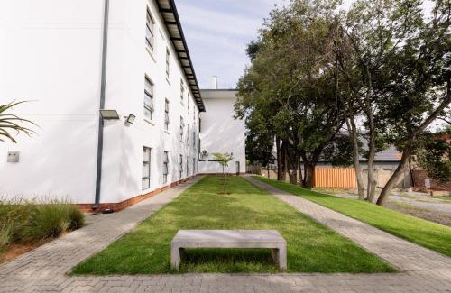 Greater Johannesburg Metropolitan Area Apartment | MINT Express Melrose View