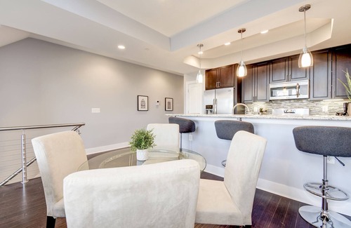 Eckington Condo | Minutes to DC Convention Center. Capitol Hill, Museums and downtown DC