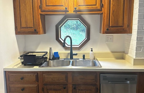 Pittsburgh House | Minutes to Downtown, Scenic Views, Secluded Stay