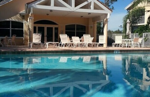 Bonita Shores Condo | Minutes to the Beach- Ground Floor Coach Home