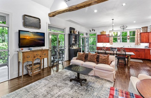 Highlands Cottage | Minutes to town! Mountain chic/waters swim hole firepit. Game room and porches!