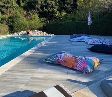 Eygalieres Villa | Mirabelle en Provence