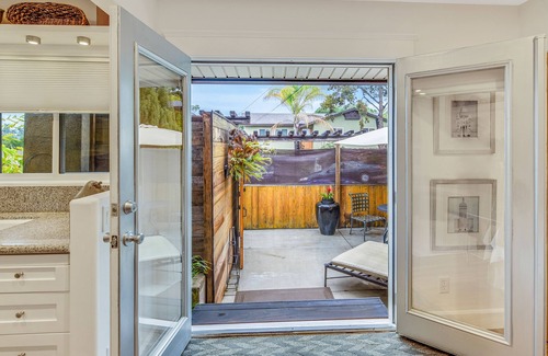 North Park House | Miracle on 34th Street - Luxury Courtyard Studio