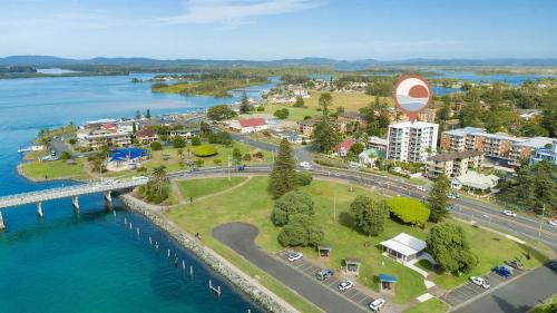 Tuncurry Apartment | Mirage 502 - linen not included