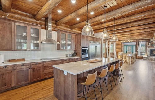 Coalville Cabin | Mirror Lake Lodge | Pool | Hot Tub | Snowmobiling