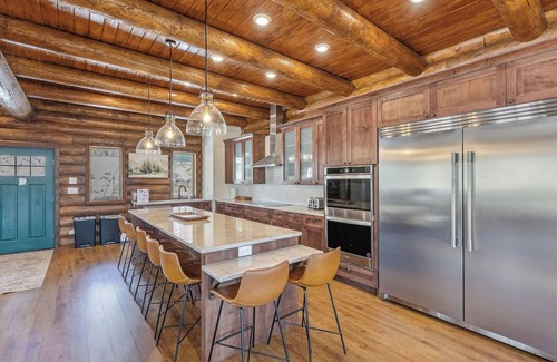 Coalville Cabin | Mirror Lake Lodge | Pool | Hot Tub | Snowmobiling